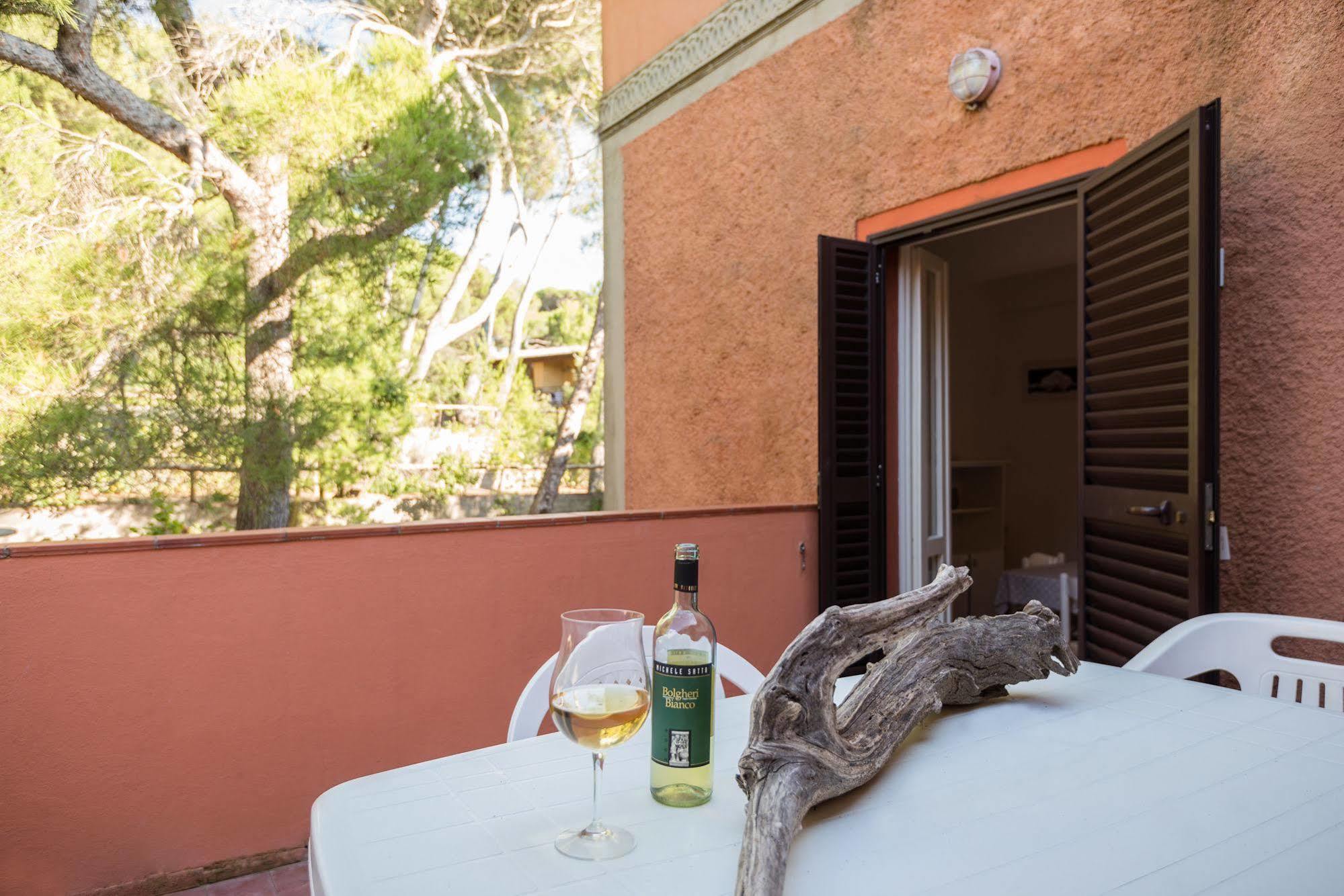 Villa Emilia Marina di Castagneto Carducci Exteriör bild